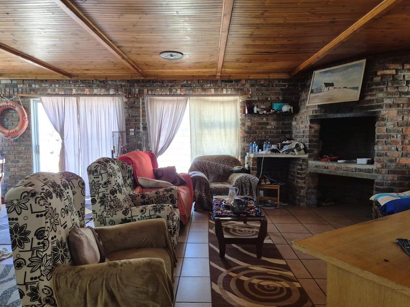 6 Bedroom Property for Sale in Gansbaai Central Western Cape